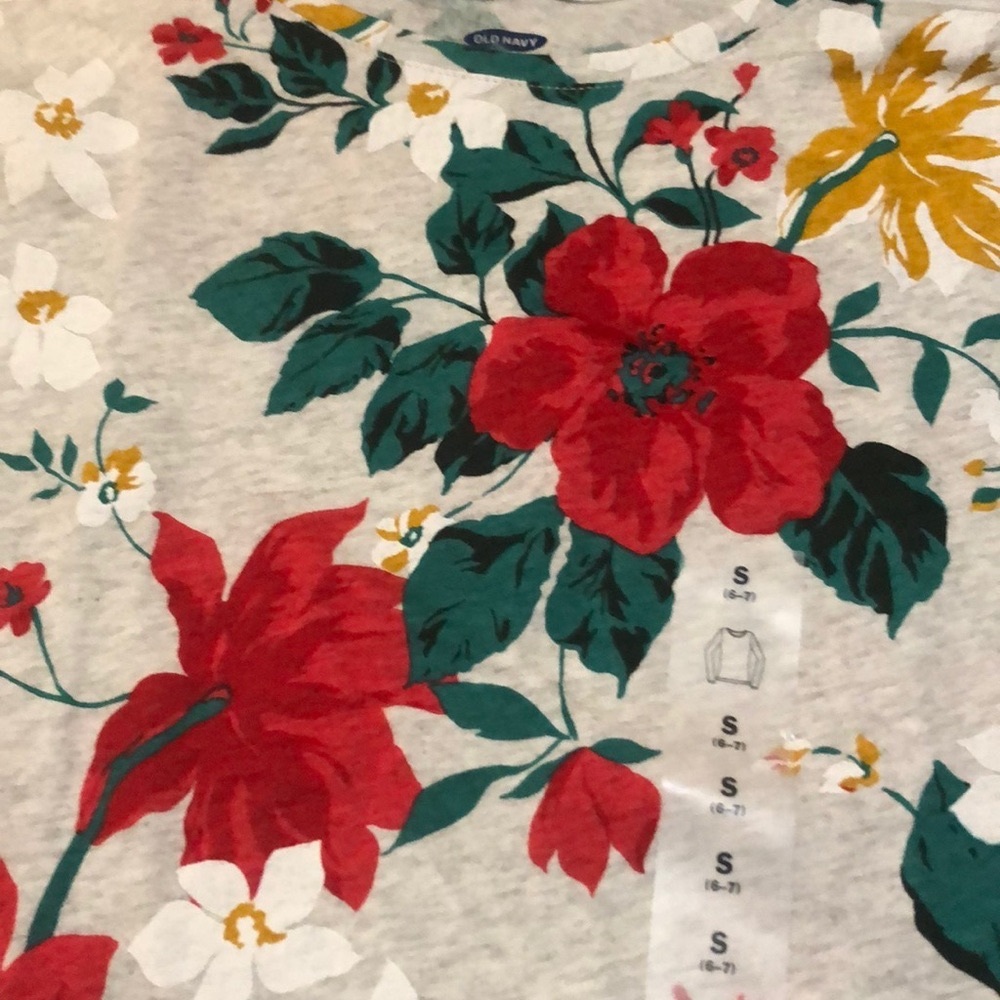 Old navy t shirt